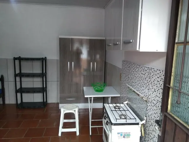 Imagem 3: Kitnet Semi-Mobiliado para Solteiro C/Banheiro Privado(Centro