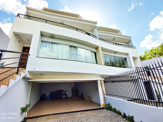Imagem: Terreno com 2 Sobrados Alto Padrão 680m²