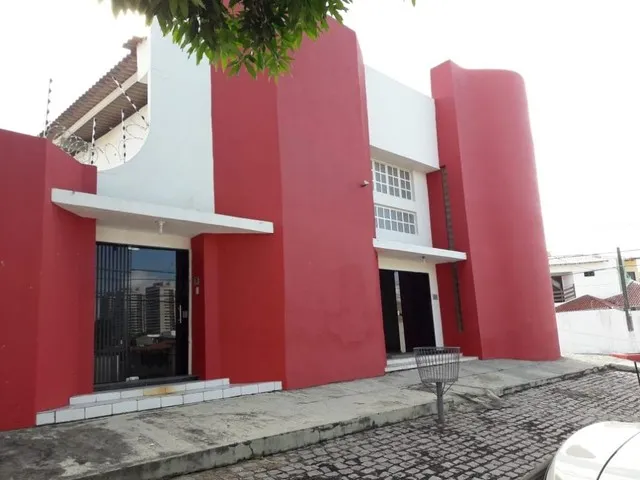 Imagem: Belíssimo Prédio em Capim Macio