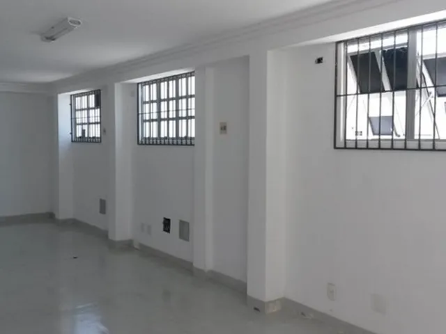 Imagem 7: Belíssimo Prédio em Capim Macio