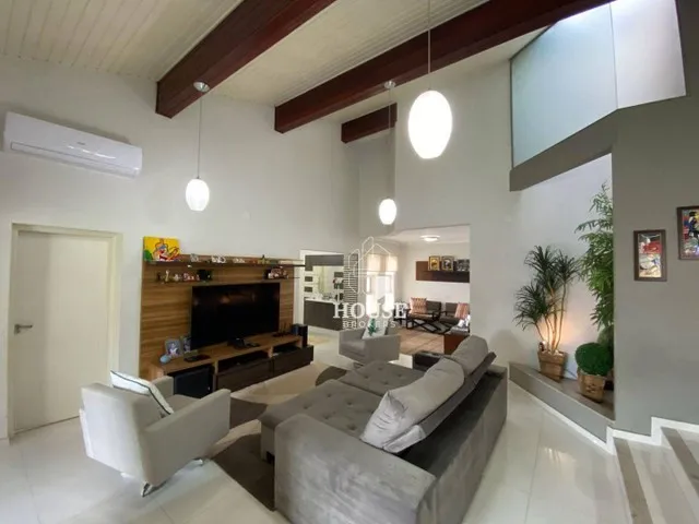 Imagem: Casa com 4 Dormitórios À Venda, 375 M²