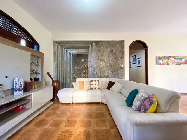 Imagem: Casa com 5 Dormitórios À Venda, 346 M²