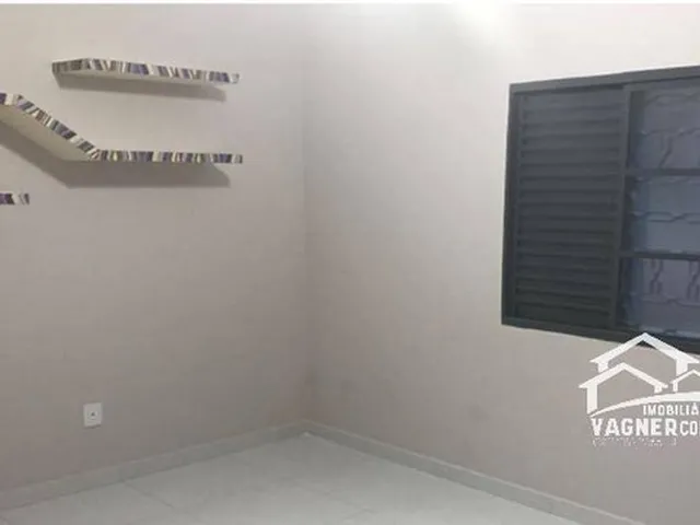 Imagem 8: Casa com 03 Dormitórios Sendo 01 Suite na Vila Geny a Venda
