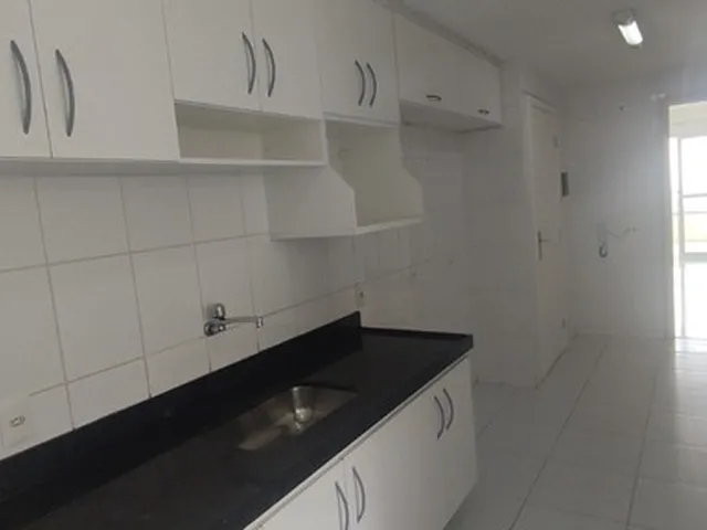 Imagem 8: Vende-Se Apartamento, com 4 Quartos Sendo 2 Suítes, 2 Vagas de Garagem, Ampla Sala, Sol