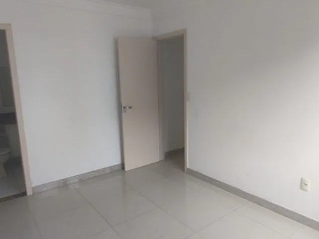 Imagem 14: Vende-Se Apartamento, com 4 Quartos Sendo 2 Suítes, 2 Vagas de Garagem, Ampla Sala, Sol
