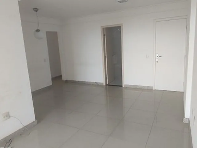 Imagem 15: Vende-Se Apartamento, com 4 Quartos Sendo 2 Suítes, 2 Vagas de Garagem, Ampla Sala, Sol