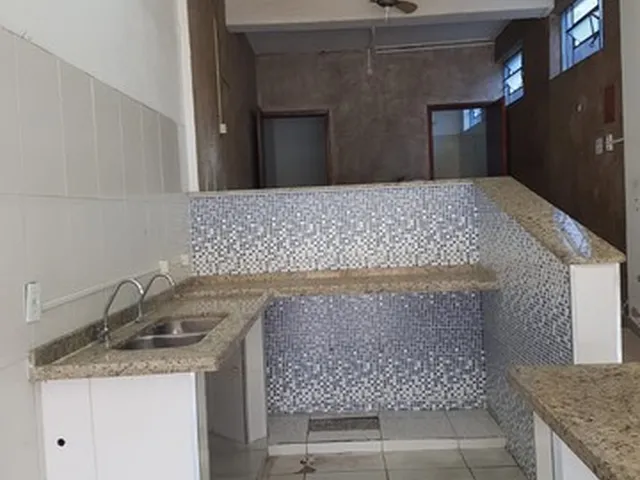 Imagem: O depósito possui 2 Banheiros, 10m² de Área e está