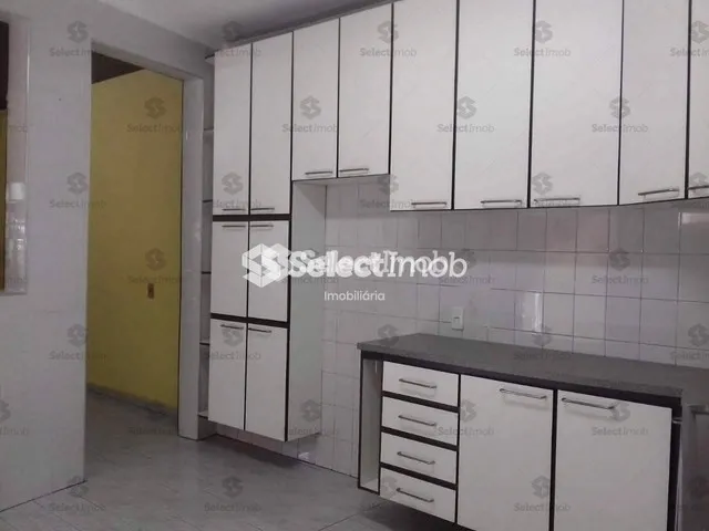 Imagem: Sobrado À Venda em Vila Assis Brasil