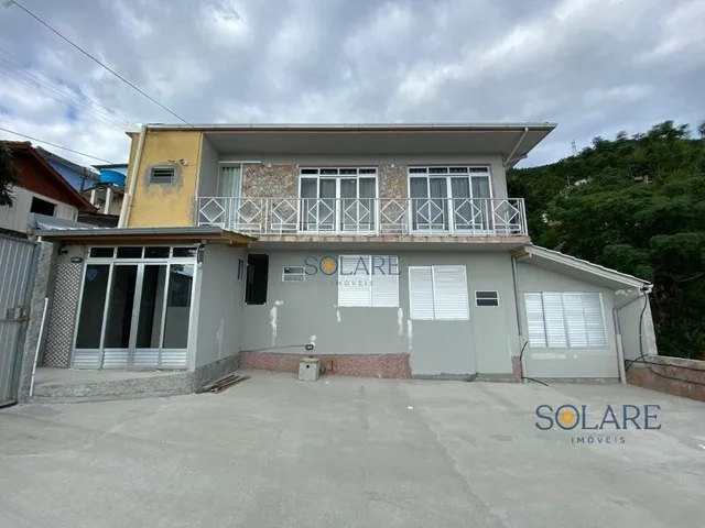 Imagem: Casa com 9 Dormitórios e 9 Vagas de Garagem