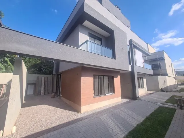Imagem: Sobrado com Alto Padrão de Acabamentos