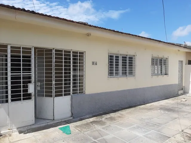 Imagem 2: Casa À Venda com Quatro (04) Quartos no Bairro do Hipódromo, Recife-Pe