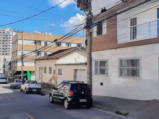 Imagem: Casa com 450M², 8 Quartos, 1 Suíte, 1