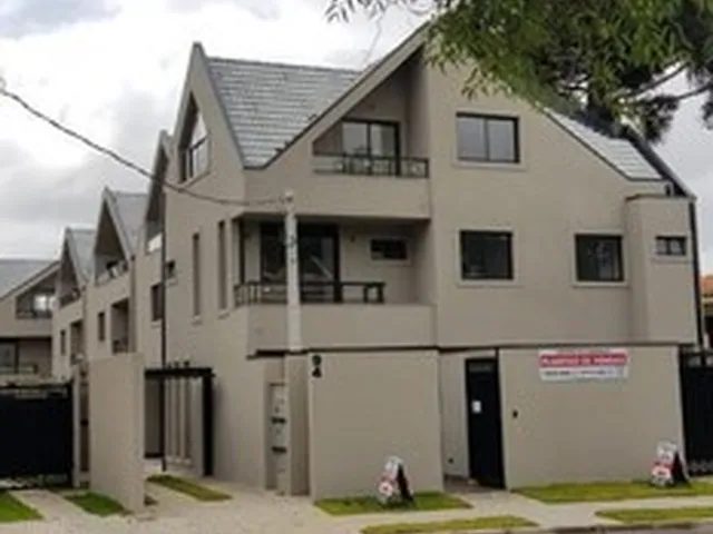 Imagem 1: Casa para Venda em Curitiba, Centro, 4 Dormitórios, 4 Suítes, 6 Banheiros, 4 Vagas