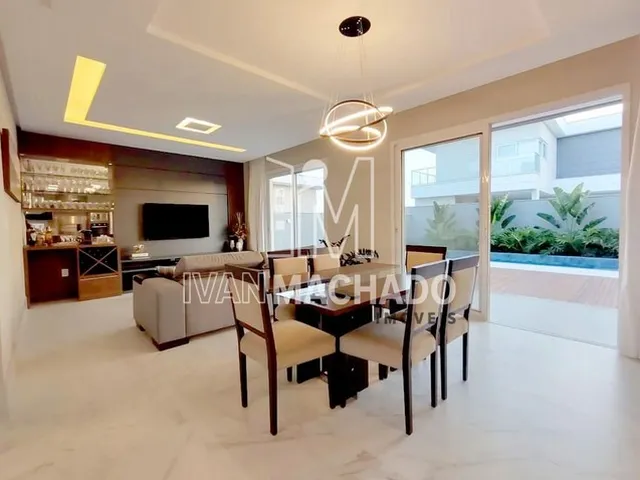 Imagem 3: Venha Morar Nessa Luxuosa Casa com 5 Quartos 4 Suítes em Condomínio Fechado À Venda