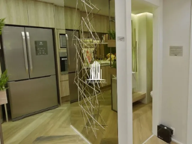 Imagem: O apartamento possui 3 Dormitórios, 1 Banheiro, 2 Vagas na
