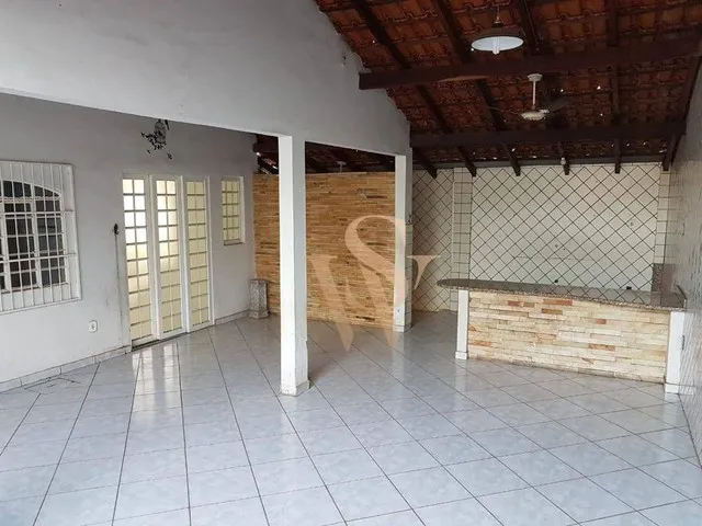 Imagem: Casa À Venda com 03 Quartos Sendo 01 Suíte