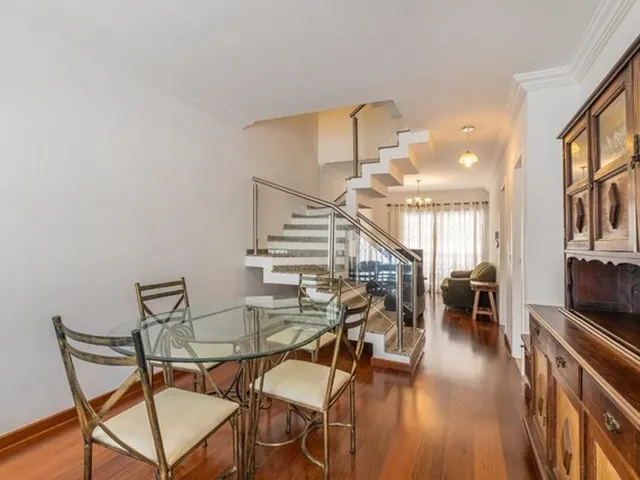 Imagem: Sobrado Triplex À Venda com 212 M², 4