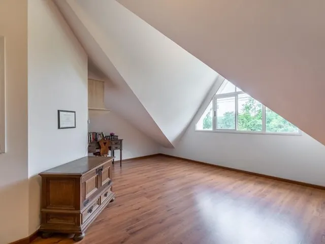 Imagem 15: Sobrado Triplex À Venda com 212 M², 4 Dormitórios, Sendo Uma Suíte no Bairro