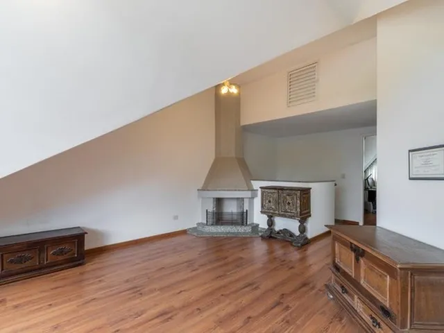 Imagem 16: Sobrado Triplex À Venda com 212 M², 4 Dormitórios, Sendo Uma Suíte no Bairro
