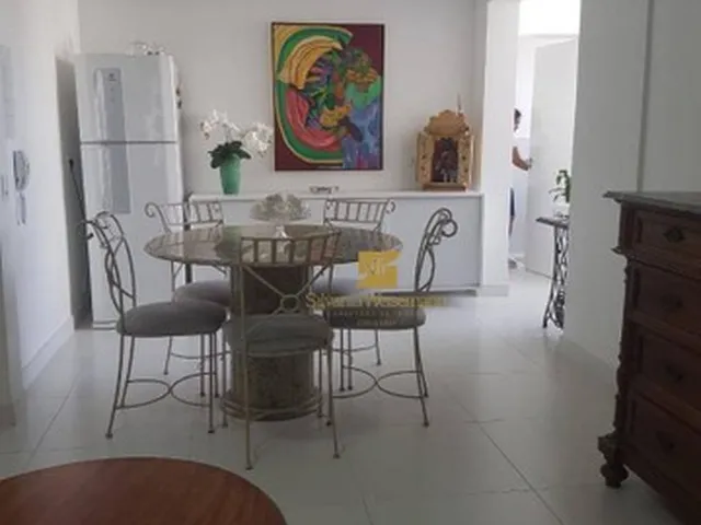Imagem 2: Apartamento À Venda no Edifício Versalhes com 2 Dormitórios Sendo 01 Suíte Localizado
