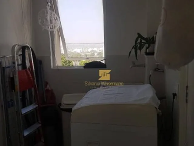 Imagem 10: Apartamento À Venda no Edifício Versalhes com 2 Dormitórios Sendo 01 Suíte Localizado