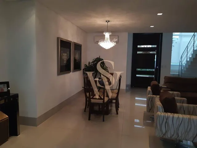 Imagem: Sobrado À Venda no Condomínio Belvedere