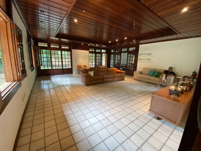 Imagem 1: Casa À Venda com 525M², 3 Dormitórios Sendo 3 Suítes e 4 Vagas no Poço, Recife