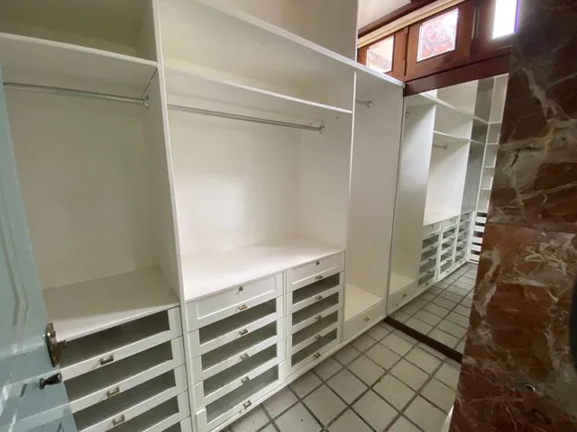 Imagem 13: Casa À Venda com 525M², 3 Dormitórios Sendo 3 Suítes e 4 Vagas no Poço, Recife