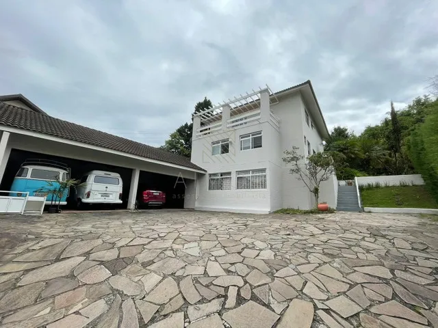 Imagem 2: Ótima Casa em Condomínio Possui 4 Quartos, 1 Suíte, 8 Vagas de Garagem, Condomínio