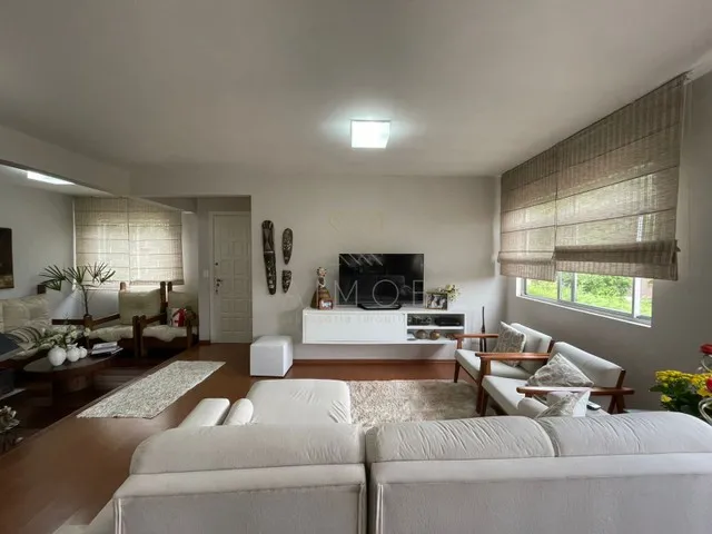 Imagem 6: Ótima Casa em Condomínio Possui 4 Quartos, 1 Suíte, 8 Vagas de Garagem, Condomínio