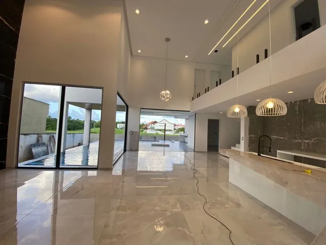 Imagem 6: Casa À Venda com 350M², 5 Dormitórios Sendo 5 Suítes e 2 Vagas no Alphaville