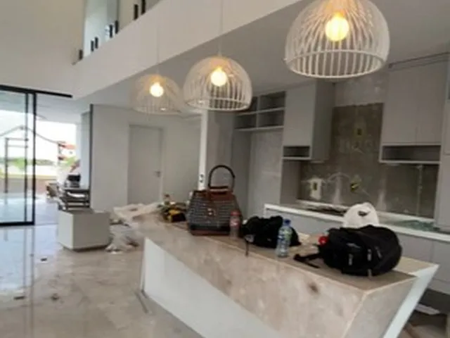 Imagem 10: Casa À Venda com 350M², 5 Dormitórios Sendo 5 Suítes e 2 Vagas no Alphaville