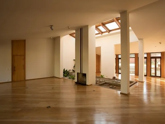 Imagem: Linda Casa com 5 Dormitórios À Venda