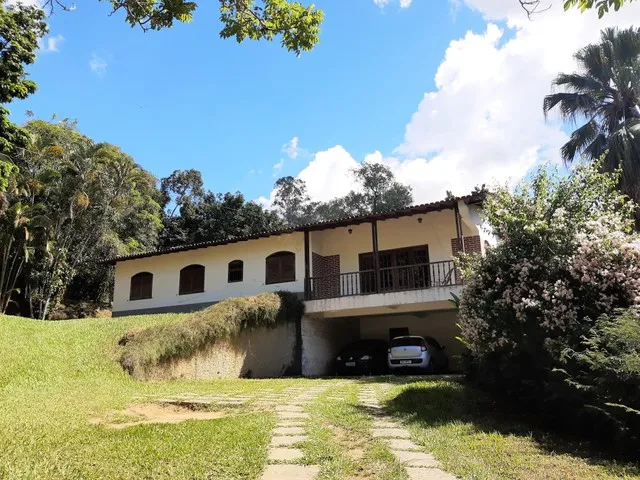 Imagem: Chácara de 2.700 M², 5 Quartos (1 Suíte)
