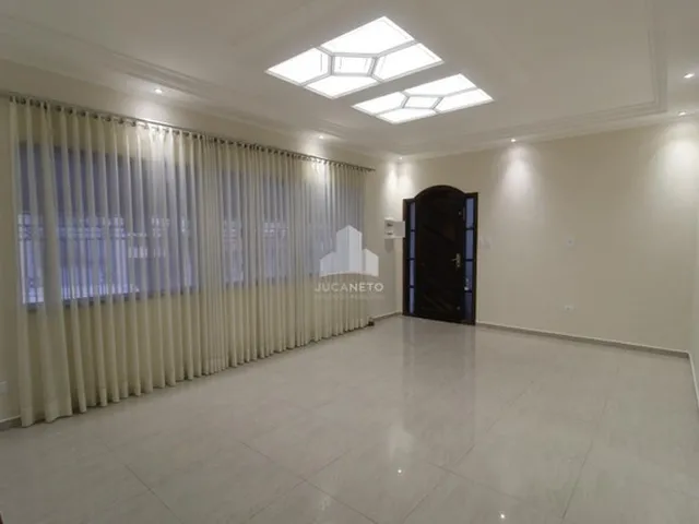Imagem: Casa com 4 Dormitórios Sendo 1 Suite, 392