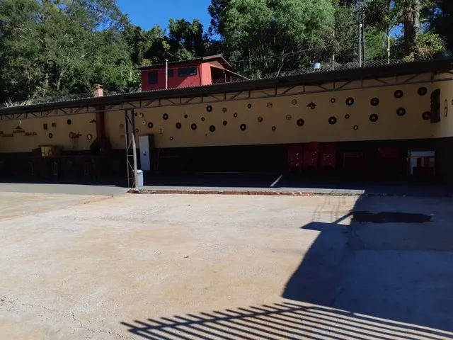 Imagem 6: Chácara com Excelente Localização, com Infraestrutura Fantástica! Piscinas, Repressa