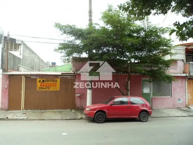 Imagem: A casa possui 3 Dormitórios, 2 Banheiros, 200m² de Área