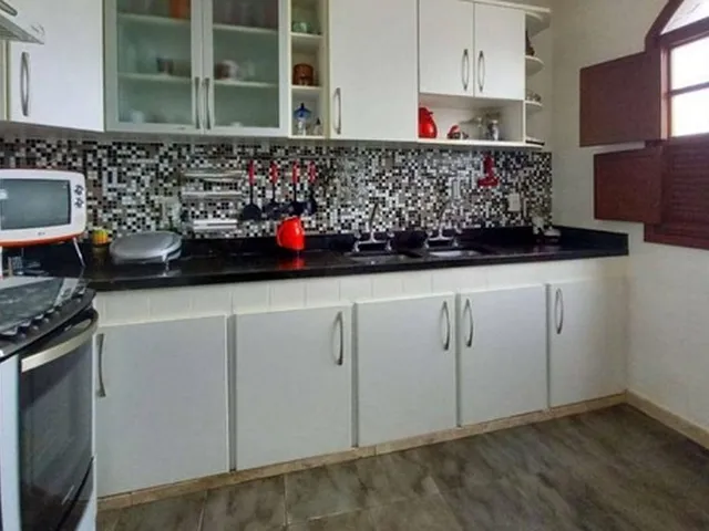 Imagem 5: Casa com 4 Quartos (2 Suítes) e 3 Vagas de Garagem, À Venda no Manoel Honório, Juiz De