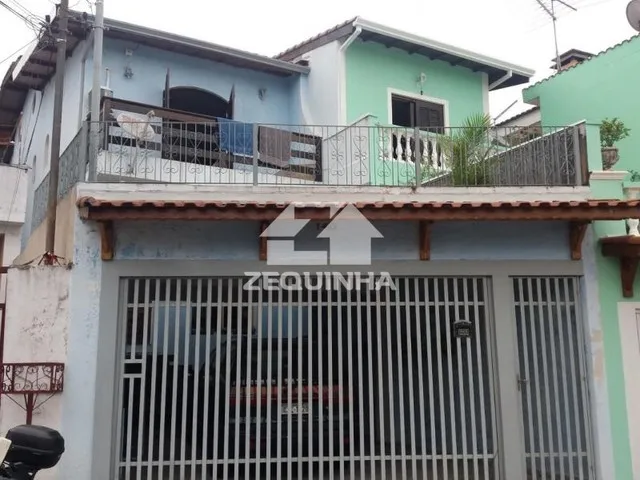 Imagem: A casa possui 3 Dormitórios, 1 Suíte, 3 Banheiros, 2