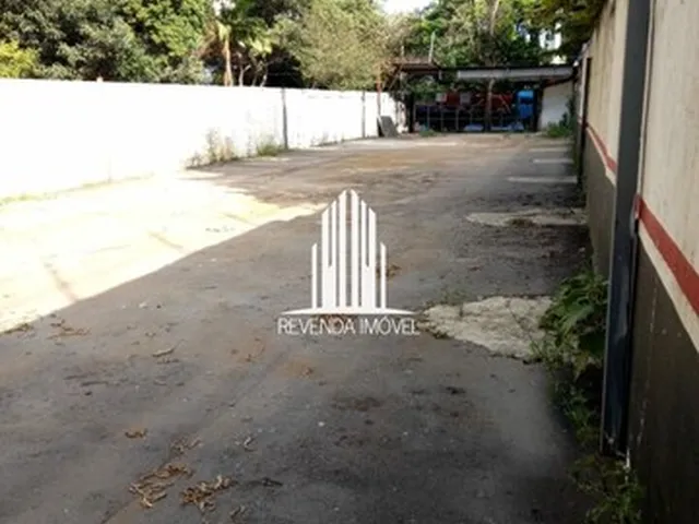 Imagem: Terreno / Estacionamento com 425M² À Venda