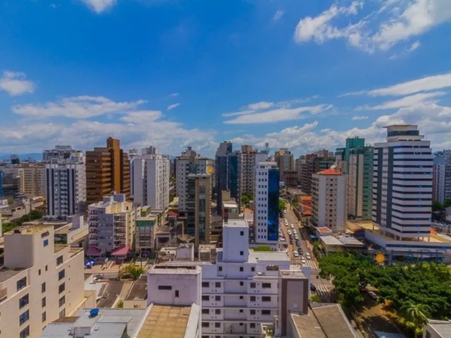 Imagem 2: Cobertura de 3 Dormitórios (2 Suítes) e 2 Vagas de Garagem À Venda no Centro
