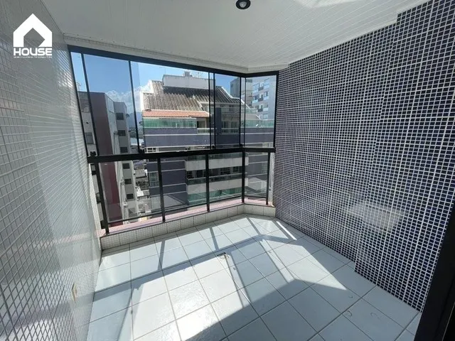 Imagem 2: Apartamento de 2 Quartos Mais Dependência no Centro de Guarapari