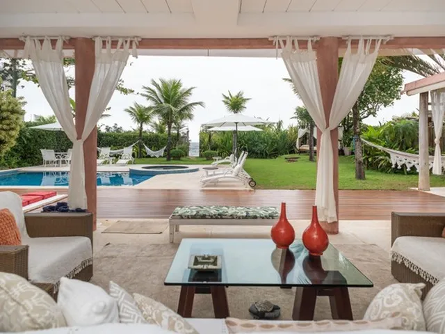 Imagem: Magnifica Casa com 6 Dormitórios À Venda