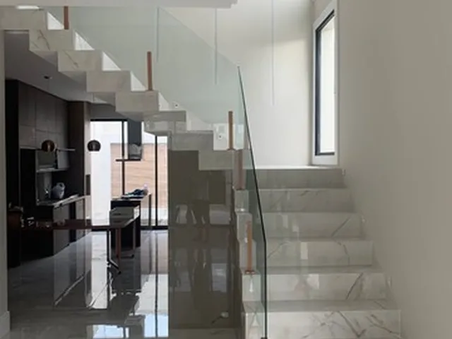 Imagem 1: Linda Casa com Acabamento de Primeira, com 3 Quartos Sendo 3 Suites e 2 Vagas de Garagem