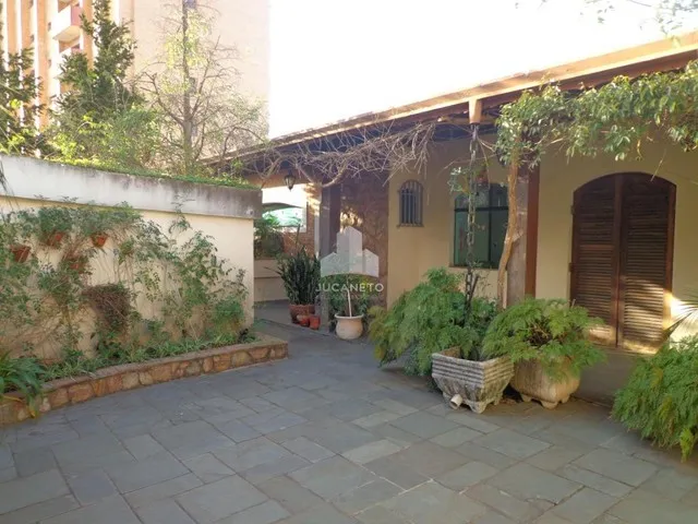 Imagem: Excelente Casa Comercial com 5 Dormitórios
