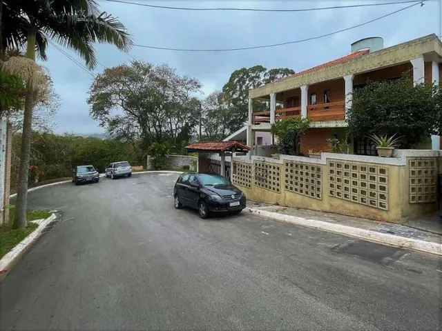 Imagem: Casa À Venda e Locação 5 Quartos, 3 Suites