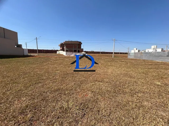 Imagem: Terreno à venda em condomínio no Distrito