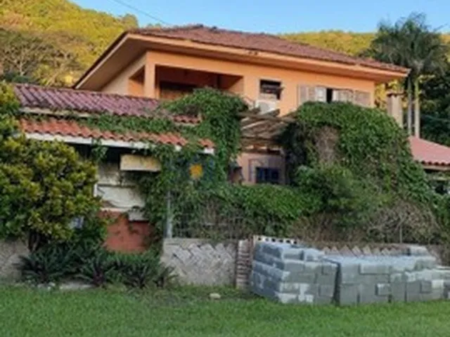 Imagem: Casa com 3 Dormitórios e 1 Vaga de Garagem