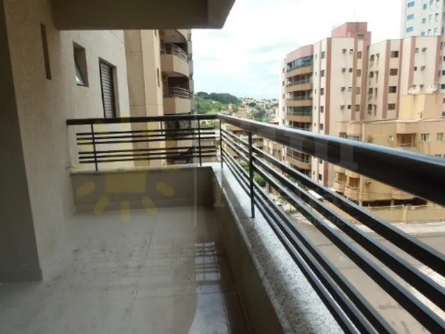 Imagem: O apartamento possui 3 Dormitórios, 1 Suíte, 3 Banheiros,