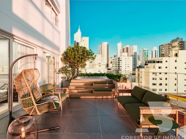 Imagem 15: Diamond Crystal Tower
